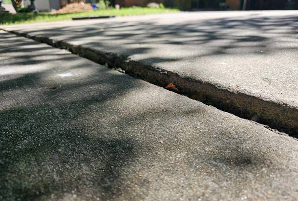 a crack in the sidewalk