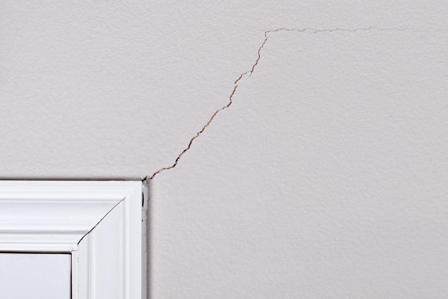 crack by the door